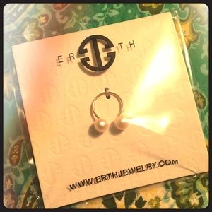 Brand new Erth Jewelry pearl ring